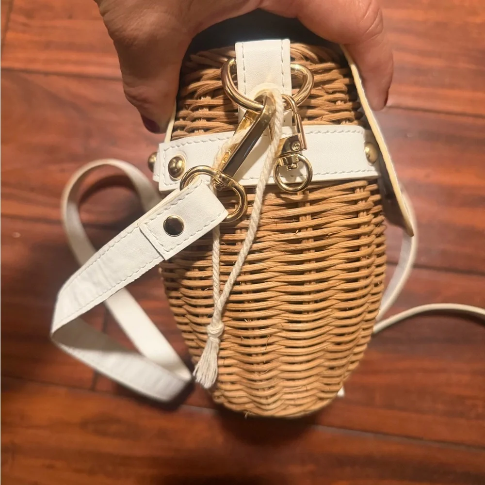 Tommy Bahama Natural Woven Rattan Crossbody with White Flap - Picture 6 of 12